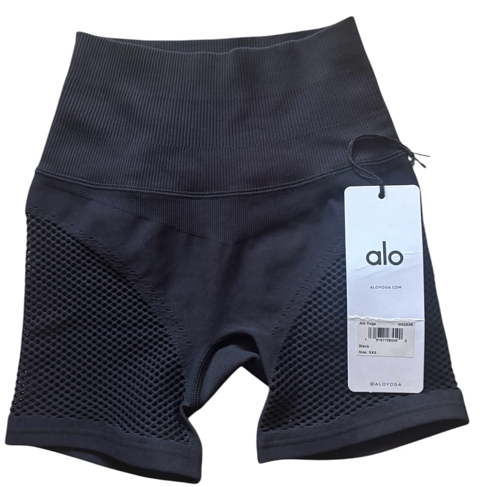 NWT ALO YOGA  Seamless High-Waist Limitless Open Air Short Black size XXS Mesh